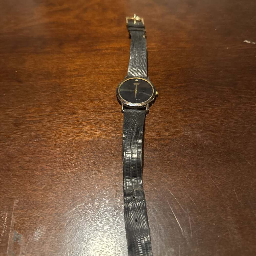 Seiko Womens 1N00-0C99 Watch Gold Tone Black Dial Leather Band Crystal At 12